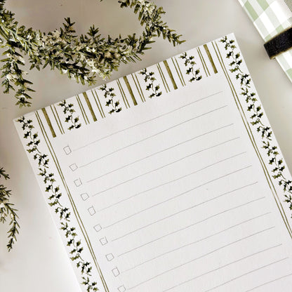 holly pattern checklist notepad