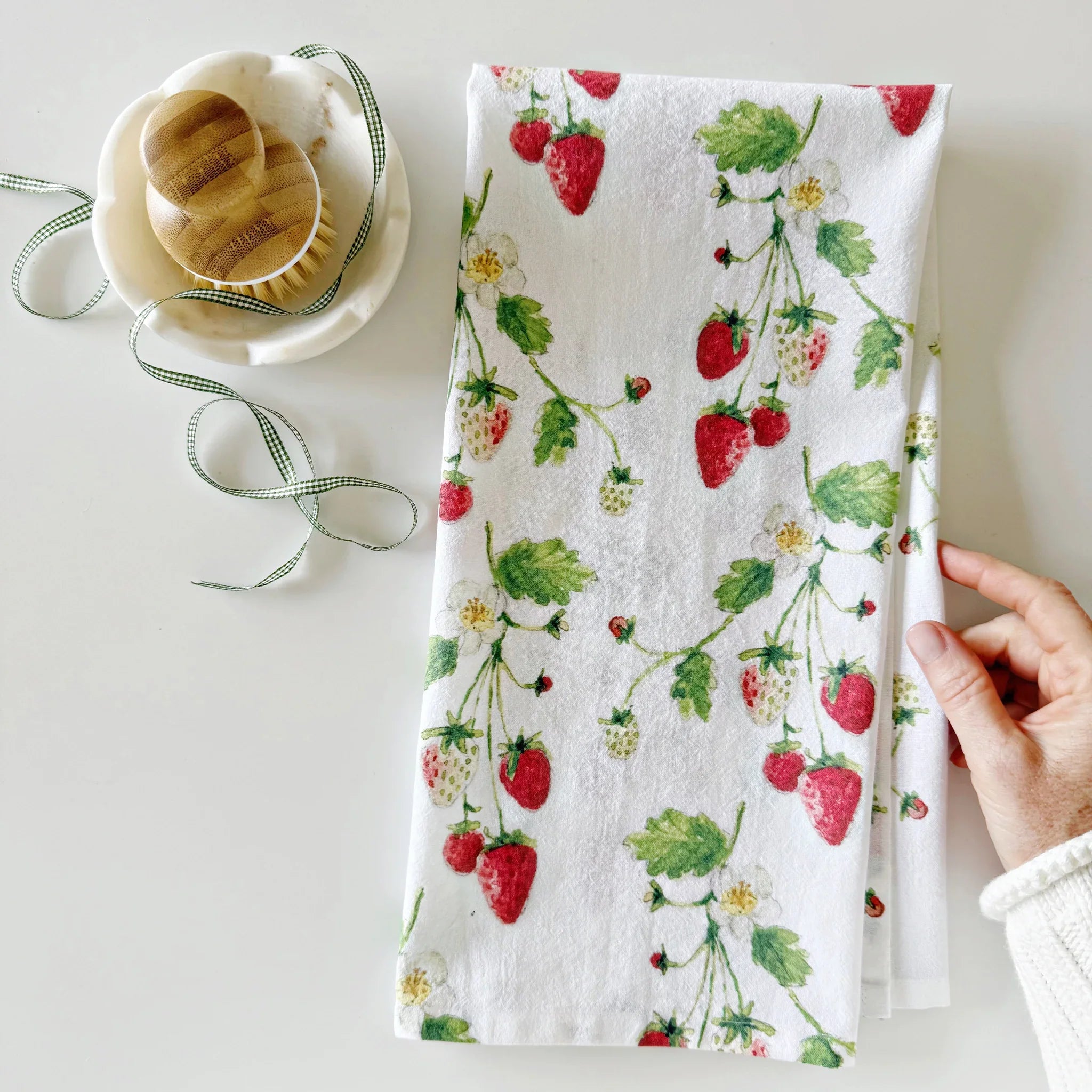 strawberry　マットレス Strawberry Picnic Thin Desk Mat – Inked Gaming